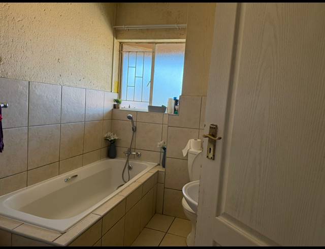 2 BEDROOM APARTMENT FOR SALE IN RUSTENBURG CENTRAL